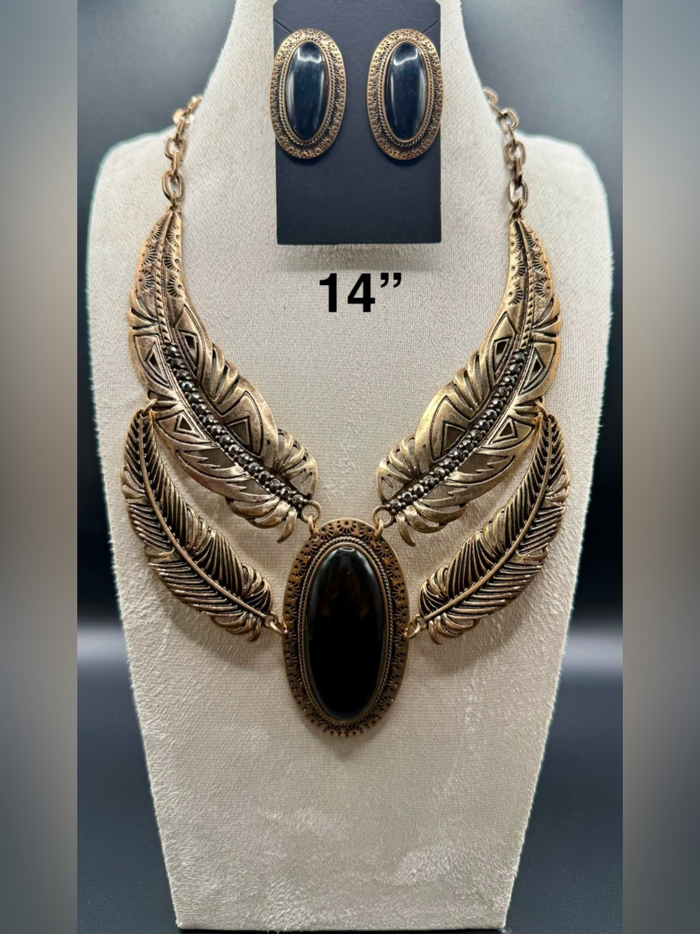 Vintage-Inspired Gold Feather Statement Necklace with Black Stone